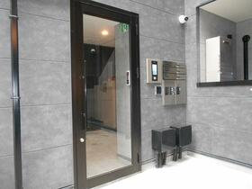 15/15 エントランス