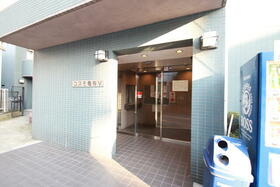 15/15 エントランス