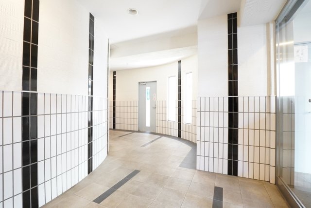 14/15 エントランス