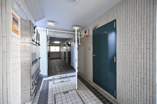 14/15 エントランス