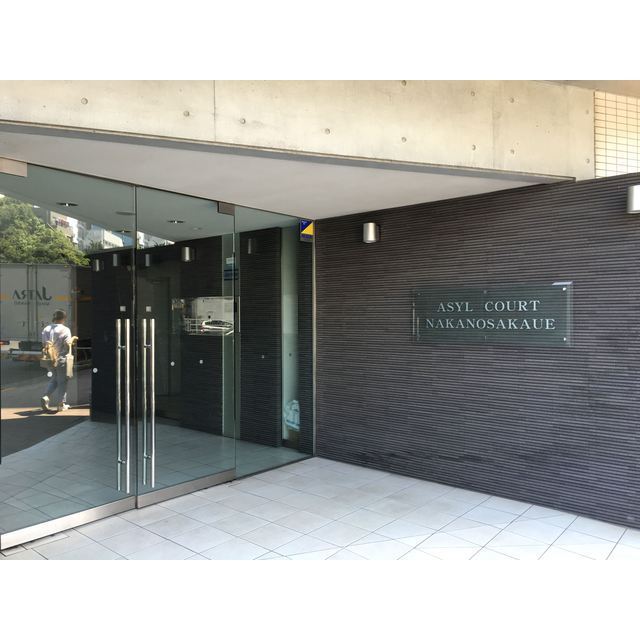 27/30 エントランス