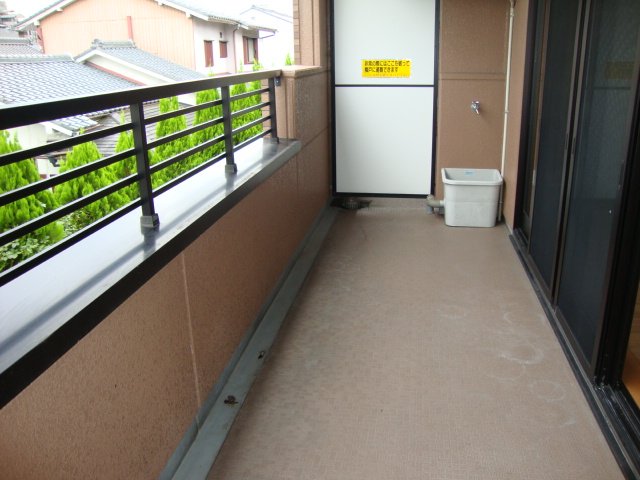 20/27 バルコニー