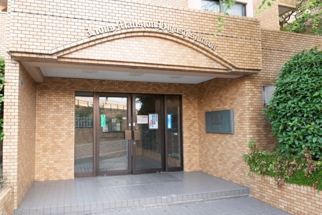 22/23 エントランス