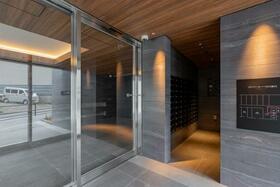 13/15 エントランス