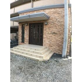 16/16 エントランス