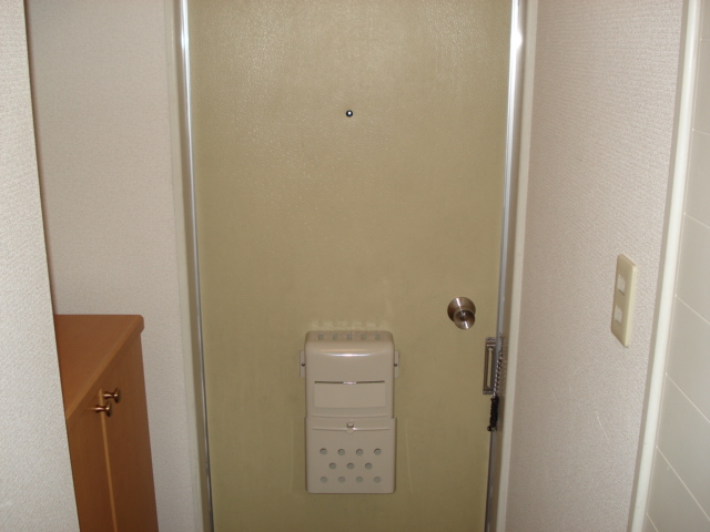 18/28 玄関