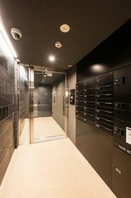 16/16 エントランス