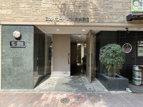 16/16 エントランス