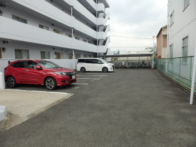 22/26 駐車場