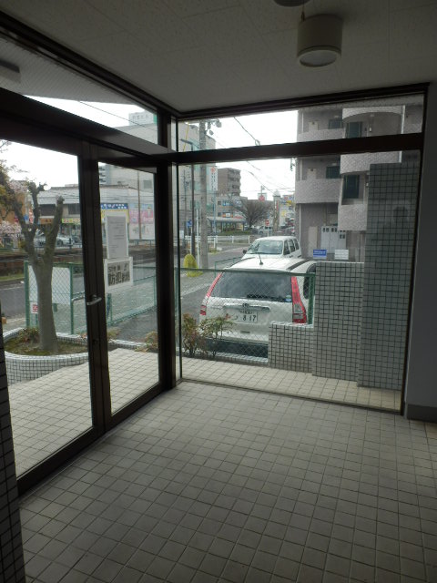 21/26 エントランス