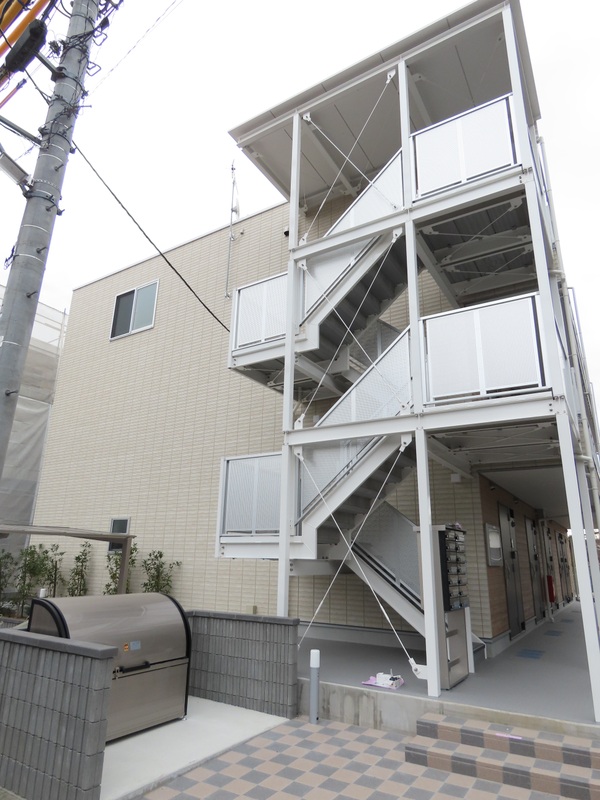 16/20 エントランス