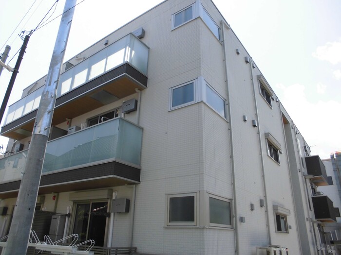 アルベロ島根の外観