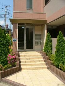 16/16 エントランス