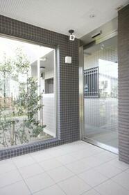 14/15 エントランス