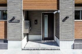 13/13 エントランス