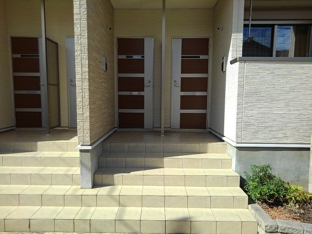 21/27 エントランス