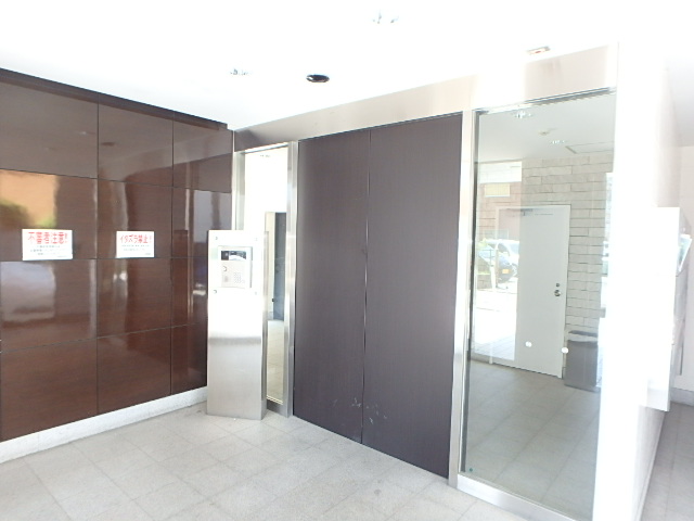 21/28 エントランス