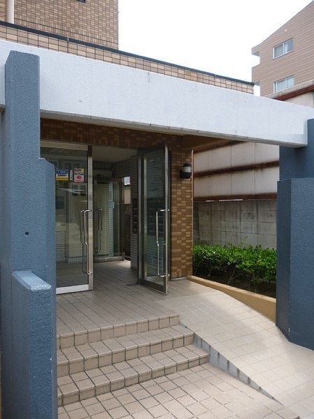 22/30 エントランス