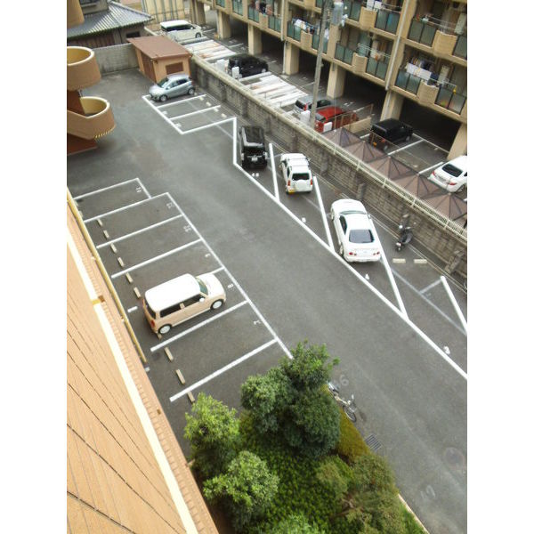 16/25 駐車場