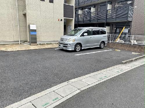 14/17 駐車場