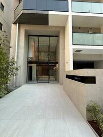 16/16 エントランス