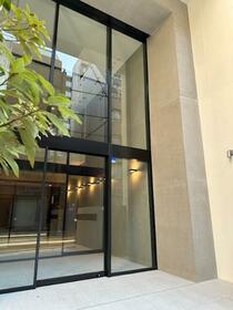 16/16 エントランス