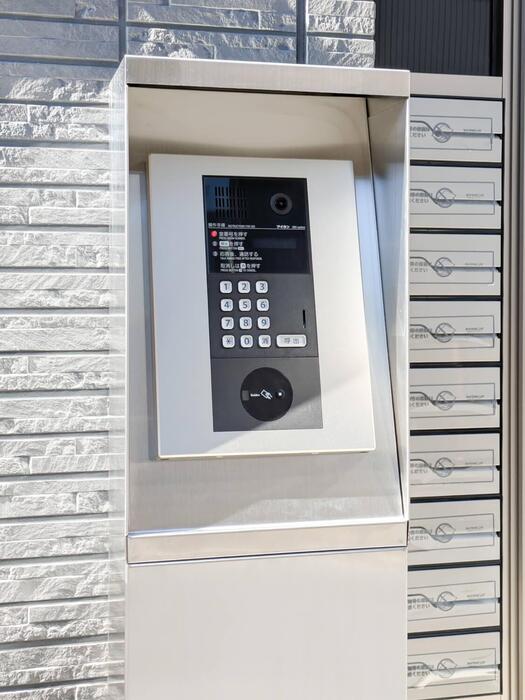 13/17 エントランス