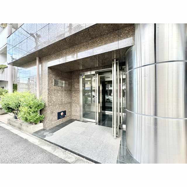 22/26 エントランス