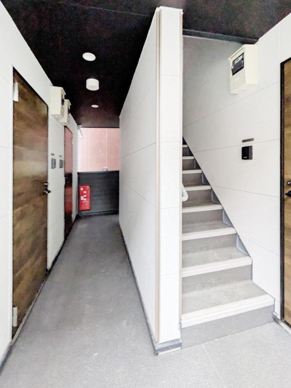 18/18 エントランス