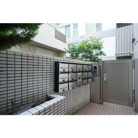 15/21 エントランス