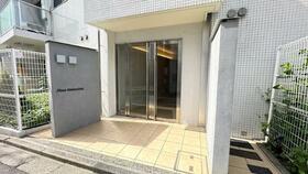 2/2 エントランス