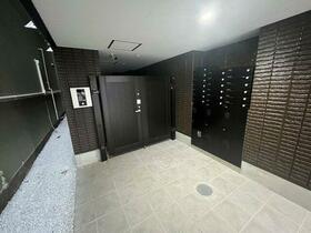 14/14 エントランス