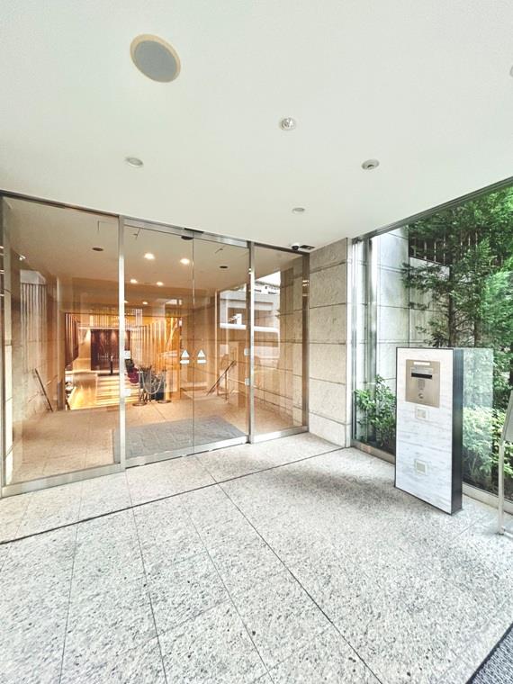 18/18 エントランス