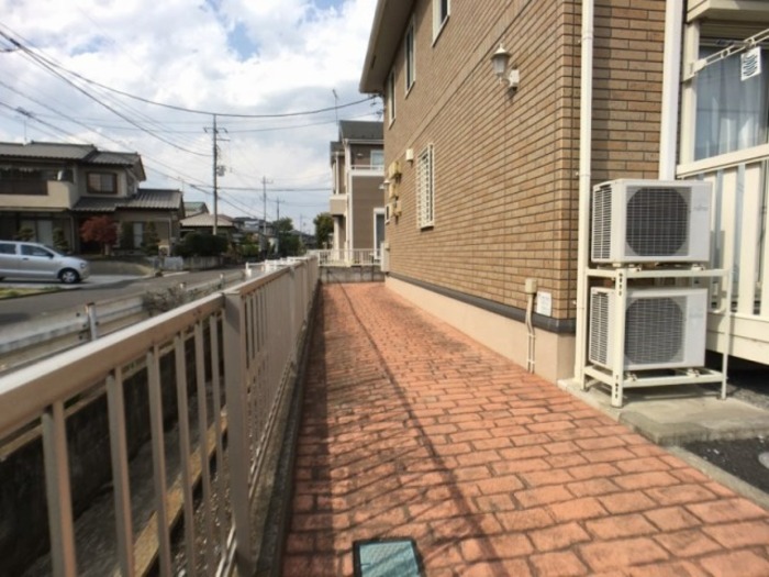 19/27 エントランス