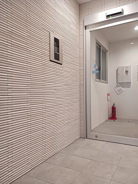 14/20 エントランス