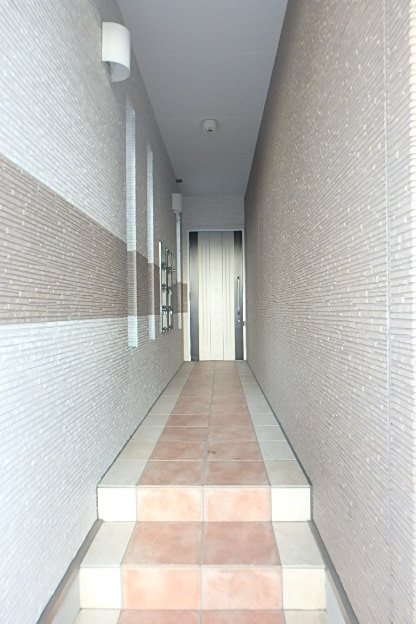 22/30 エントランス