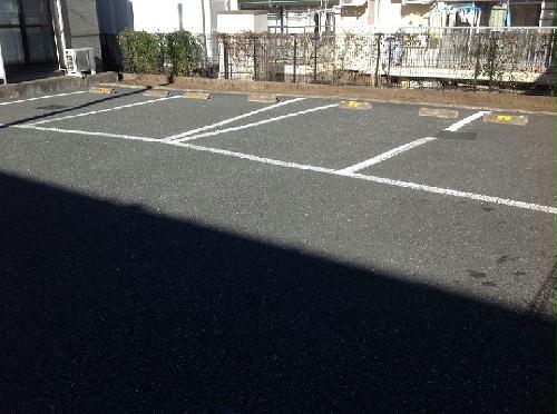 14/14 駐車場