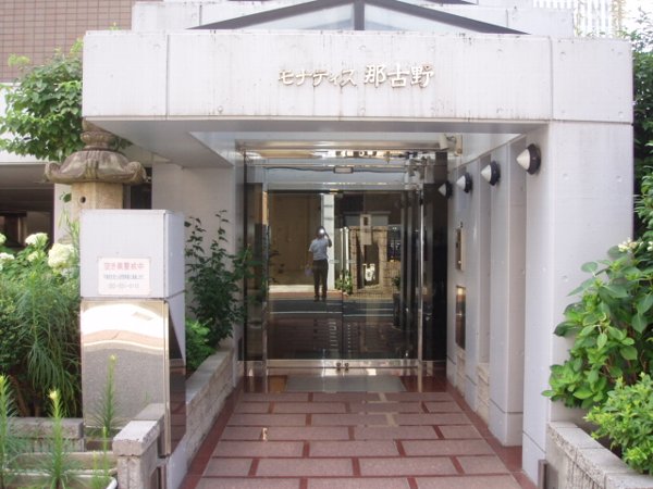 22/26 エントランス