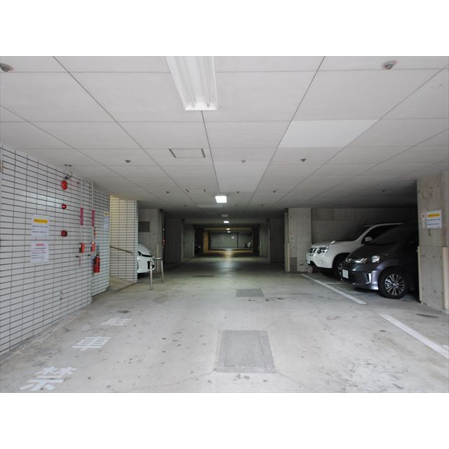 17/18 駐車場