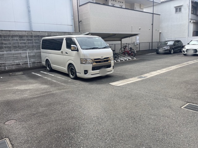 13/19 駐車場
