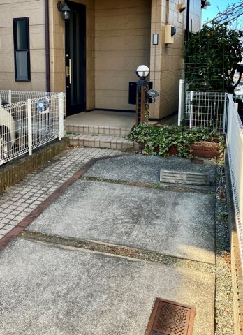 18/25 エントランス