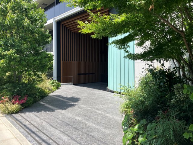 2/2 エントランス