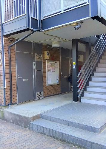 13/19 エントランス