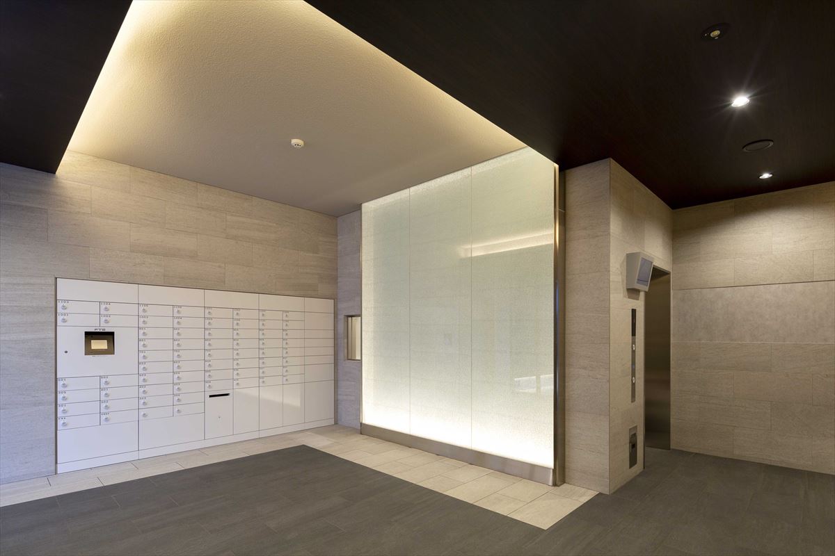 22/27 エントランス