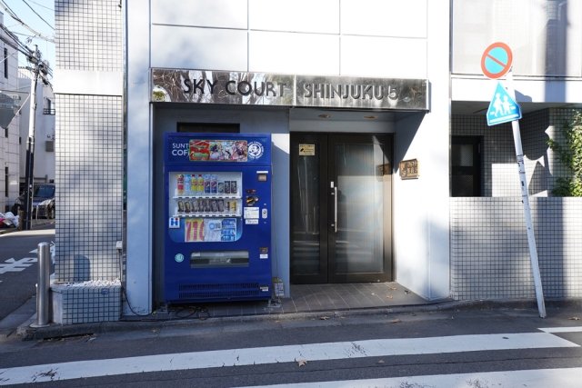 18/20 エントランス