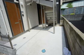 16/16 エントランス