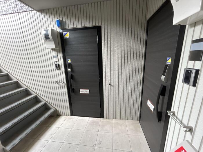 19/23 エントランス