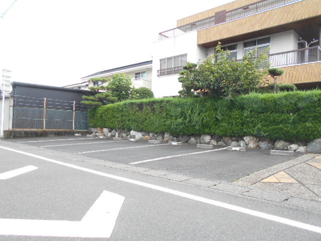 16/22 駐車場
