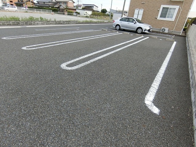 18/24 駐車場