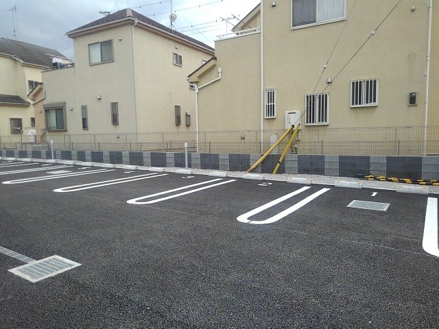2/7 駐車場